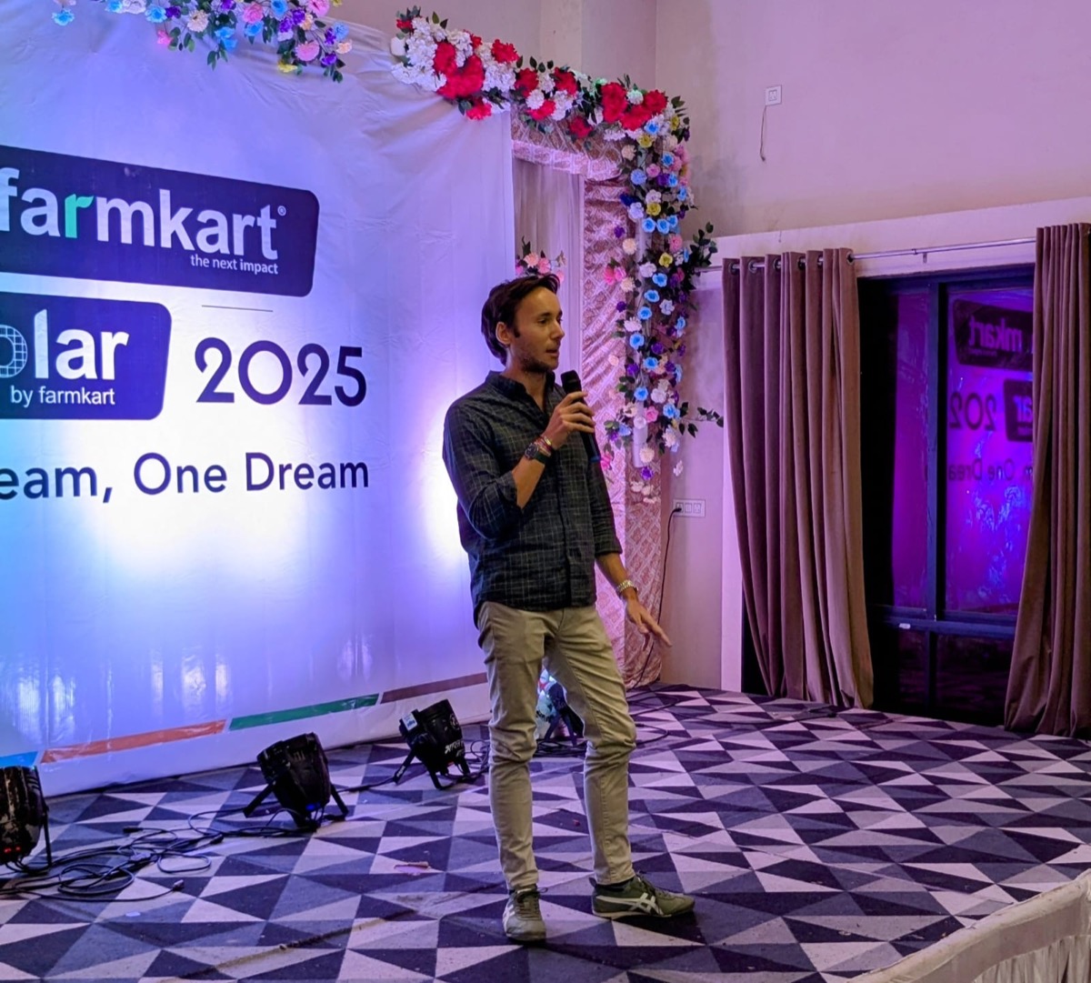 Stephane Pastor presenting at Farmkart Solar Event, Barwani 2025