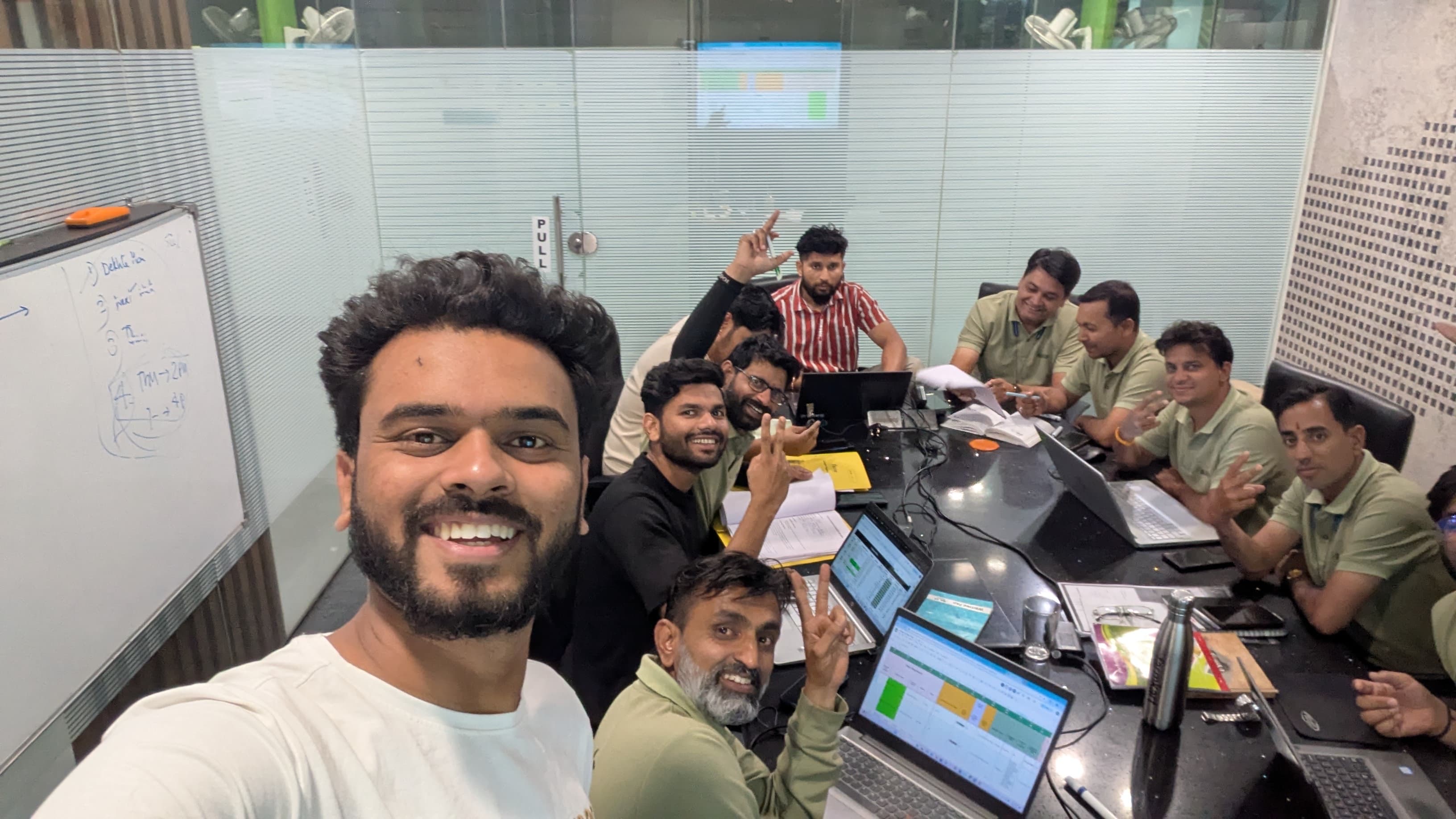 r-solar office sales team