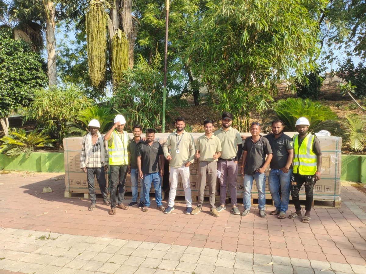 r-solar installation team at Reva Flora Culture 400 kW project, Madhya Pradesh